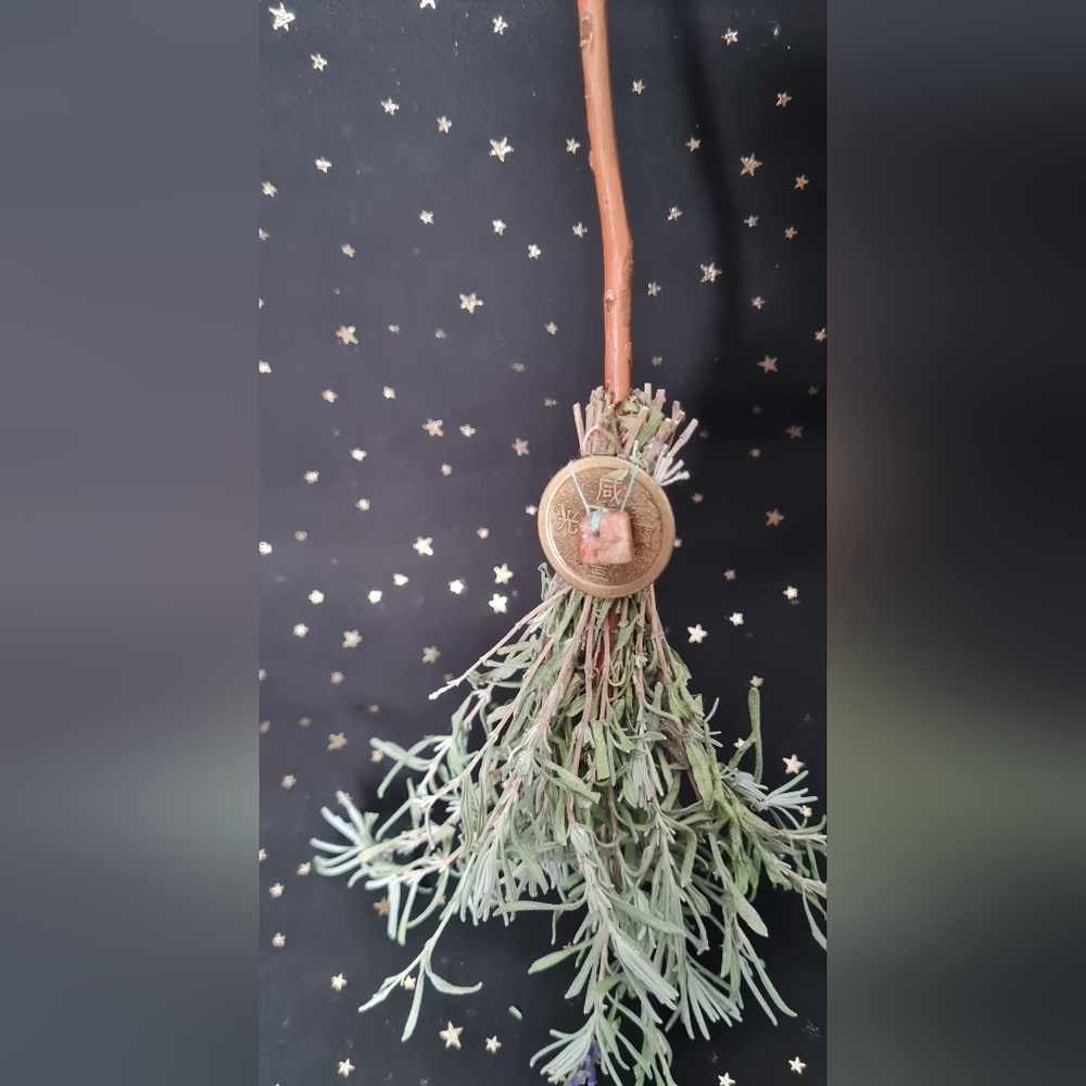 Good Fortune Broom - Picture 3 of 4